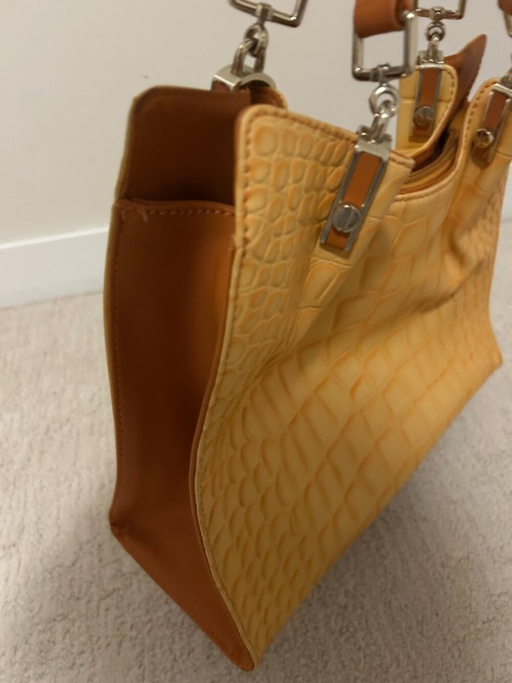 Leather handbag - Picture 2 of 4